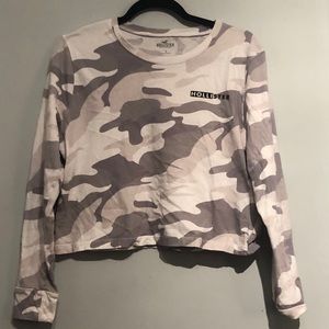 Hollister camo longsleeve tee cropped